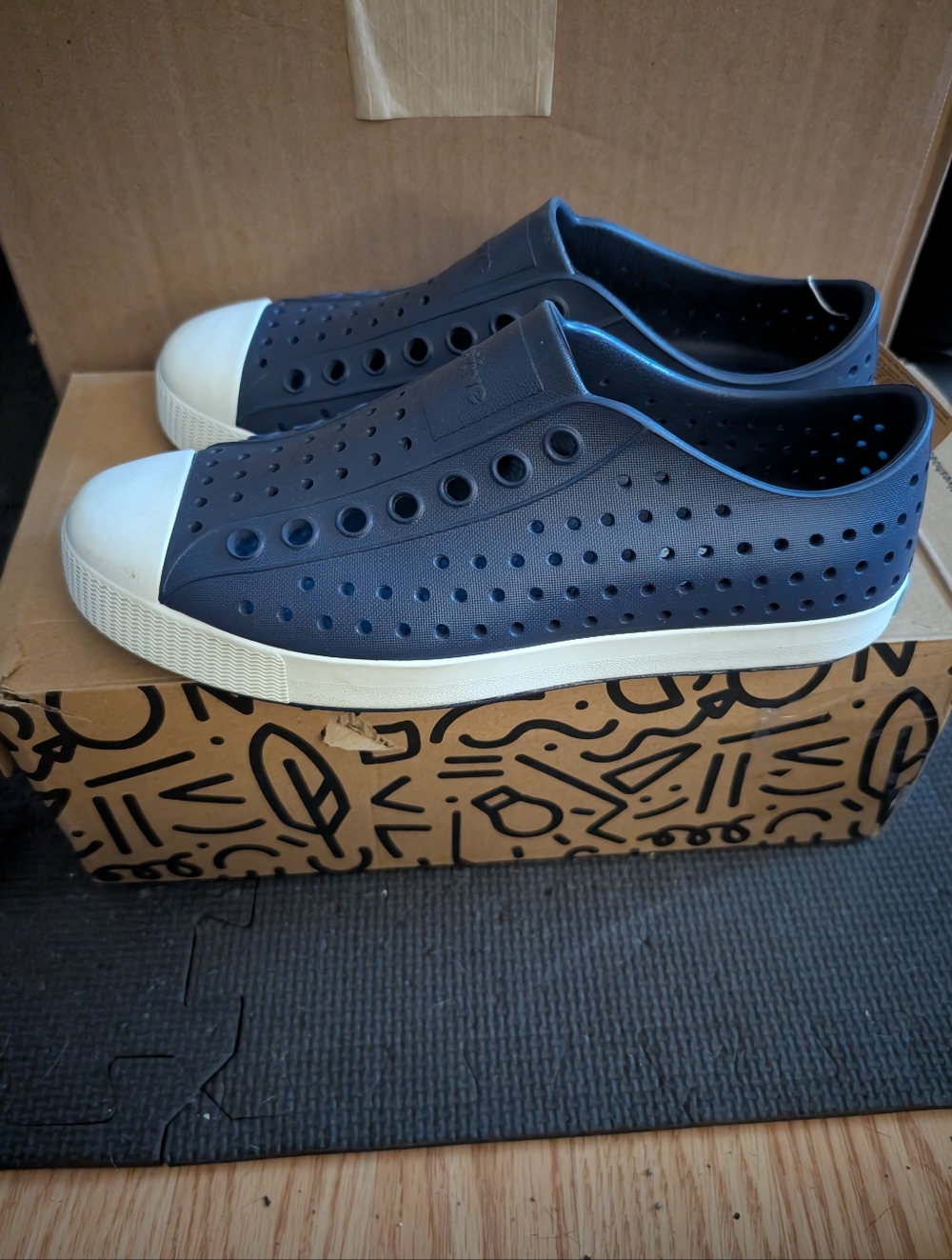 Native Shoes M6 W8 New Blue